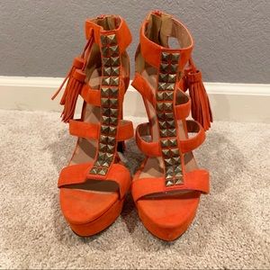 Statement platform pumps